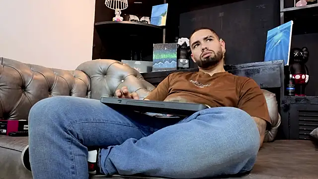 Pokazy przed kamerką – matteosantos