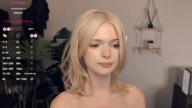 LaureMestler Show in webcam