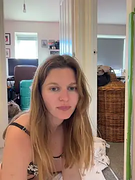 Lilly-Luscious' Live XXX Chat