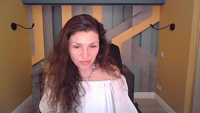 EllaLongのライブXXXチャット