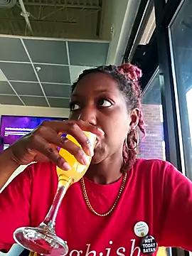 oliviaprettypussy: онлайн-секс-чат