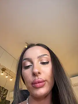 MileySin1111 Live XXX-chat