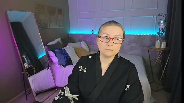 AlexandraKind's Live XXX Chat