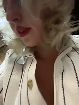 RonnieKiss' Live XXX Chat