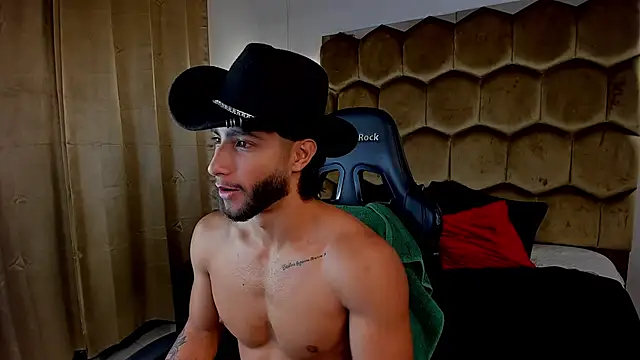 Emmet_CollinsJS Chat XXX live