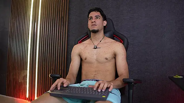 Chat XXX en directo de JakeMoxley