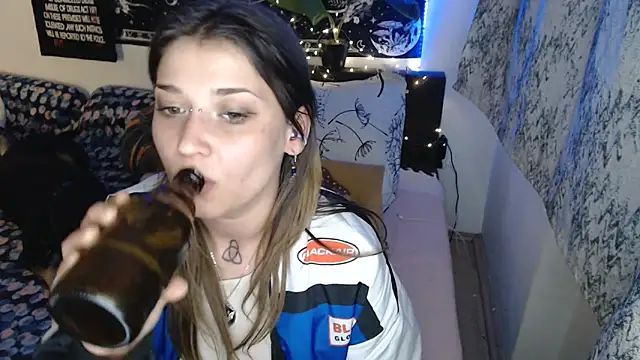 دردشة AlienforTwenty الجنسية المباشرة