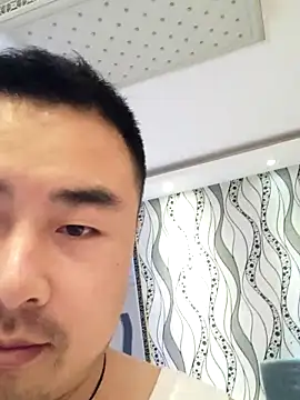 Show modela guozuo na web-kameri