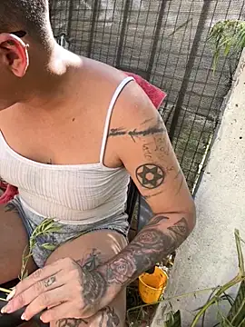 Show modela alicetgirlbr na web-kameri