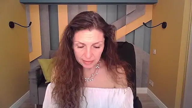 EllaLongのライブXXXチャット