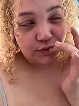 mixxedgoodness Show in webcam