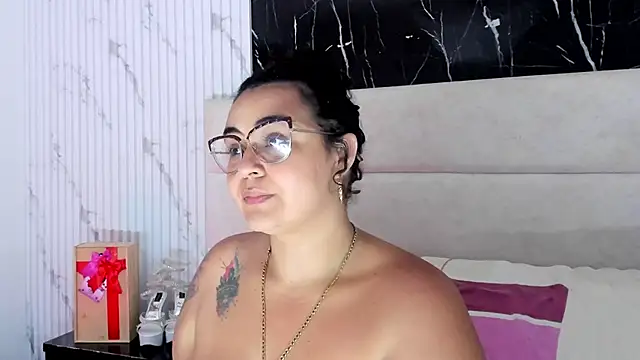 Reginavegaa Chat XXX live