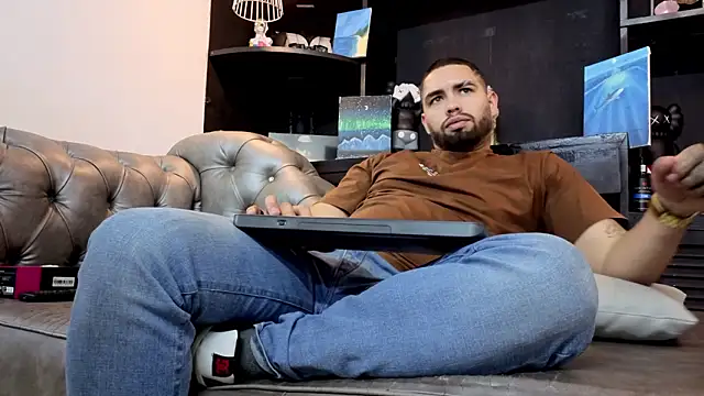 XXX chat uživo modela matteosantos