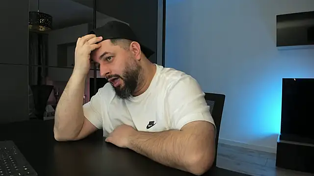 Živý XXX chat DravenPeak