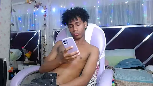 Santy_bigcock_01: онлайн-секс-чат