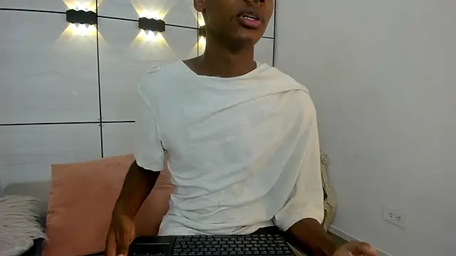 Pokazy przed kamerką – khris__evans