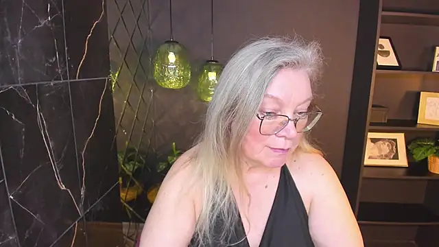 NataliMellow Adlı Modelin Canlı XXX Sohbeti