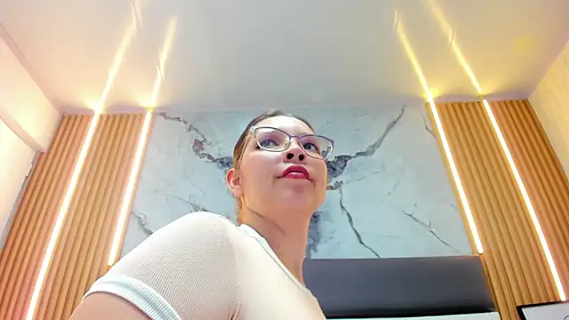 LEYNABRAUN live XXX chat