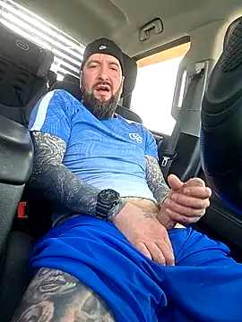 Beardedtattood élő XXX-chatje