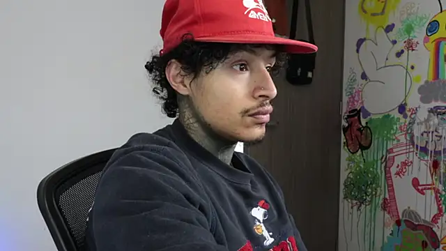 trieone's Live XXX Chat