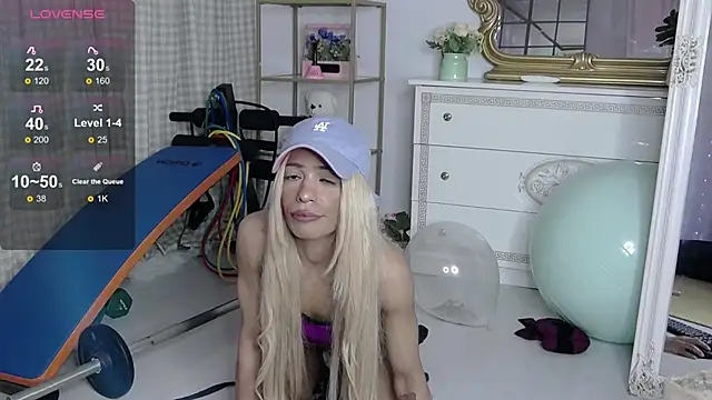 SarahRaynex Chat XXX in diretta