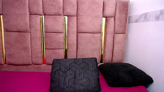 CHLOESHOW webcam show