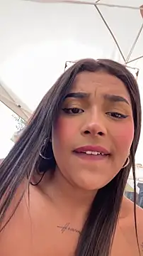 Chat +18 de Mariangel_11 ao vivo