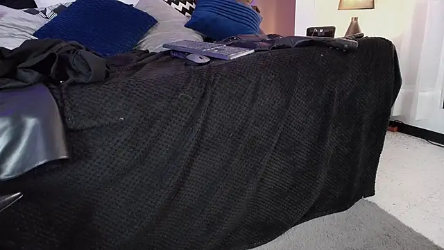 _Jade_16 Live XXX-Chat