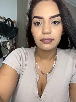 Sara-77 webkamerás műsora