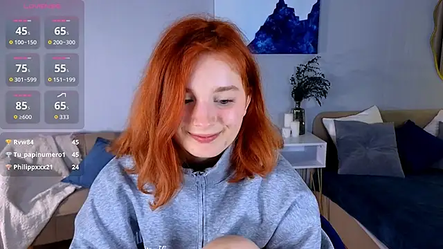 VixariaのライブXXXチャット