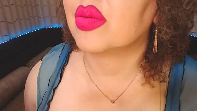 Webkamerová show BustyKatty