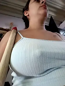 Pertunjukan Kamera Web MariBelle1