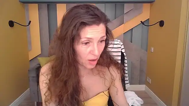 EllaLong's Live XXX Chat