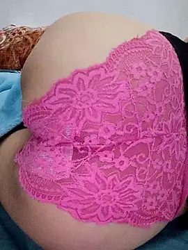 Pokazy przed kamerką – Haralushiaaa