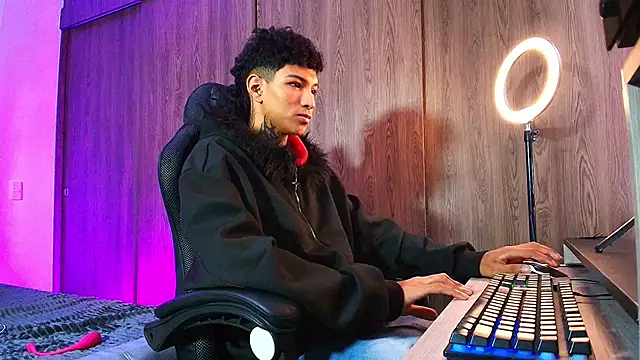 im_Usuga's Live XXX Chat