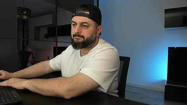 Živý XXX chat DravenPeak