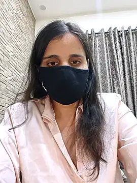 tinaarora: онлайн-секс-чат