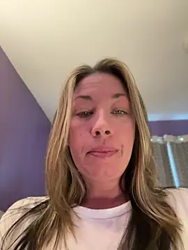 MiraKisss: вебкам-шоу