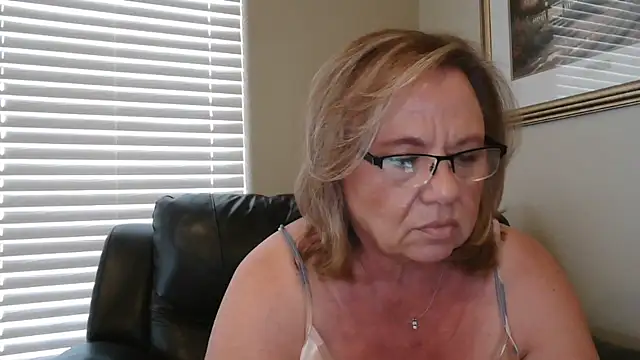 BustyAnnie webkamerás műsora