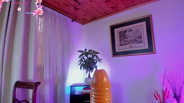 Chat +18 de Lauraricci__ ao vivo