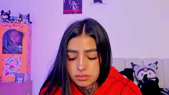 Aliceee_0 élő XXX-chatje