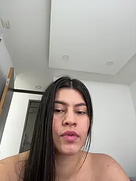 Živý XXX chat Saanvi21