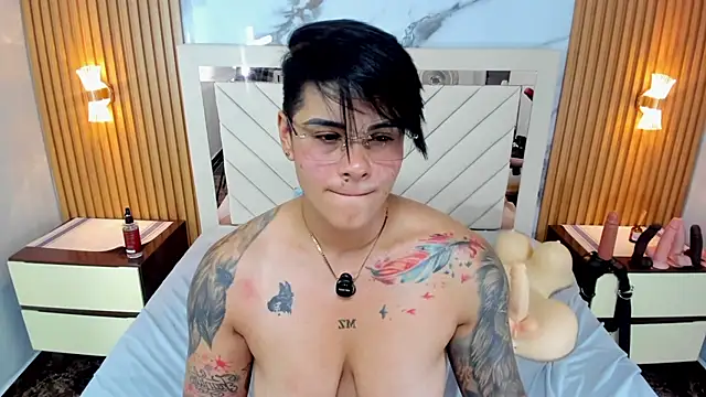 Živý XXX chat KAROLLJONES1