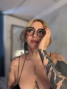 CarolQueen1_ 现场XXX聊天