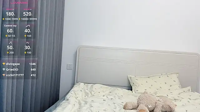 Xiaorui-'s Live XXX Chat