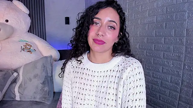 Magic_ivone live XXX chat