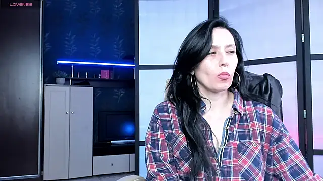 Lucky_Milf's Live XXX Chat