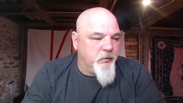 Newfiesausage1972 Pertunjukan Webcam