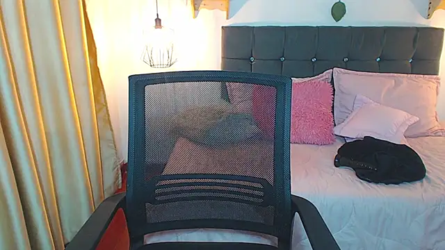 Emma_hassani: απευθείας συνομιλία ΧΧΧ