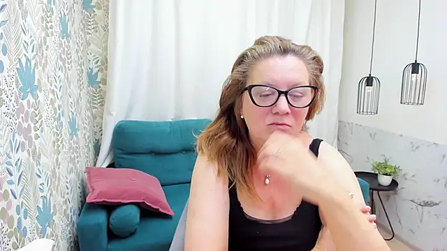 LeaPure élő XXX-chatje